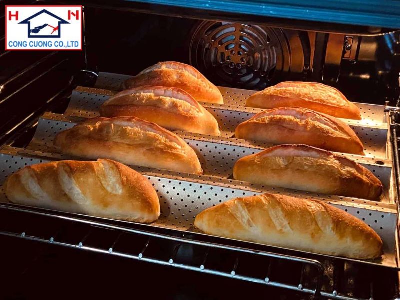 Lò nướng bánh mì là thiết bị chuyên dụng để nướng bánh mì hoặc các loại bánh khác.